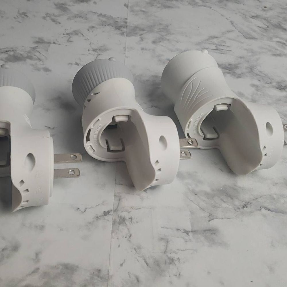 5 Preowned Airwick Plug Diffusers - Picture 5 of 12